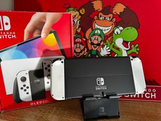 Nintendo Switch OLED come nuova con scatola e accessori