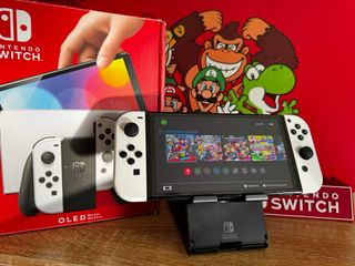 Nintendo Switch OLED come nuova con scatola e accessori