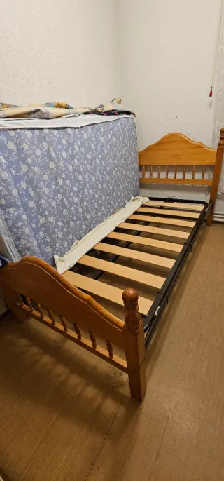 Cama individual de pino 90x180.  Urge por traslado