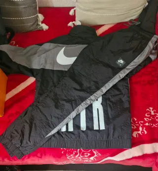 Conjunto deportivo Nike Air negro y gris