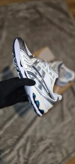 Asics Gel Kayano-14 Plata/Blanco