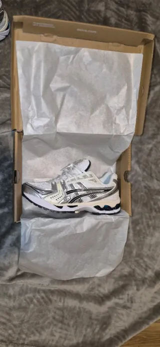 Asics Gel Kayano-14 Plata/Blanco