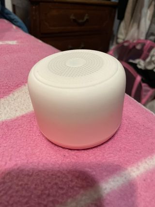 Altoparlante Bluetooth portatile rosa e bianco