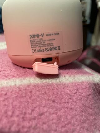 Altoparlante Bluetooth portatile rosa e bianco