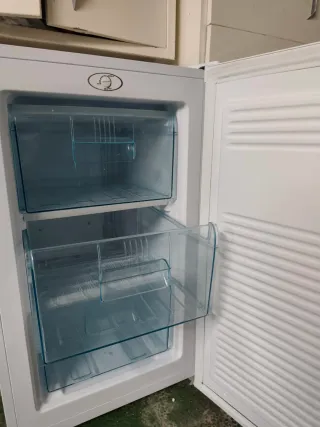 Congelatore verticale Wonder con 3 cassetti