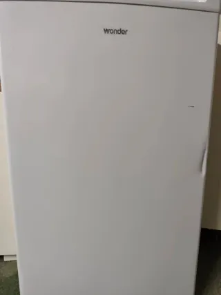 Congelatore verticale Wonder con 3 cassetti