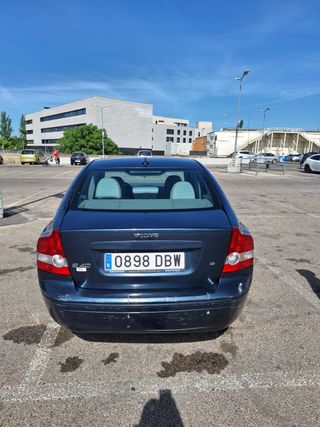 Volvo S40 2004