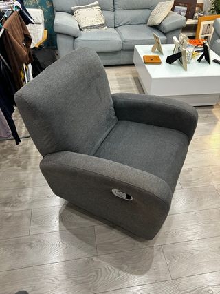 Sillón reclinable gris oscuro