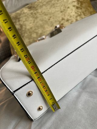 Bolso Tote Guess Blanco y Dorado