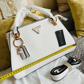 Bolso Tote Guess Blanco y Dorado