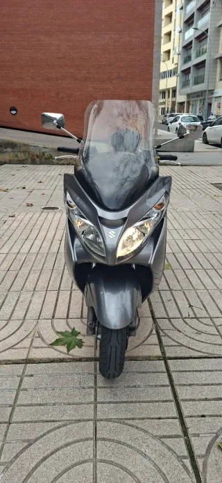 Suzuki Burgman 400cc Maxiscooter