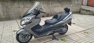 Suzuki Burgman 400cc Maxiscooter