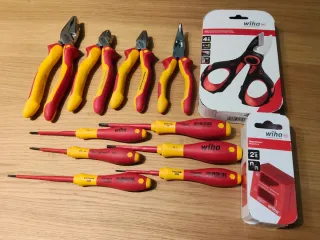Herramientas Wiha: Alicates y Destornilladores
