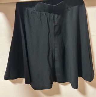 Faldas estampada floral y negra