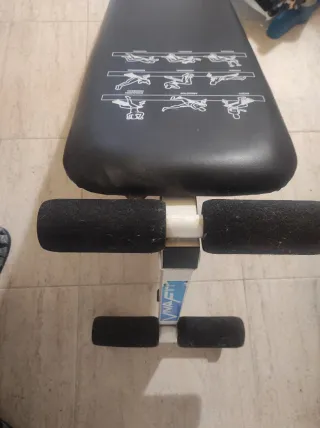 Banco de abdominales, mancuernas y step