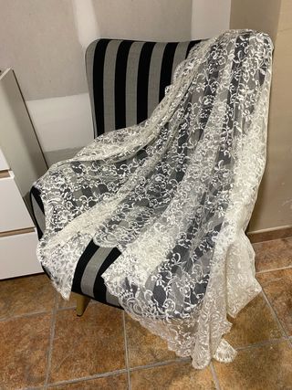Mantilla de fallera encaje blanco rectangular