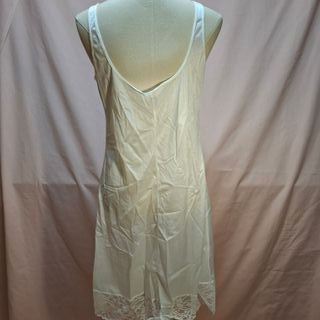 Combinación lencera blanca con encaje