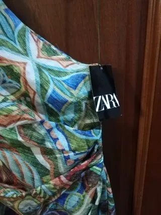 Vestido Zara asimétrico estampado