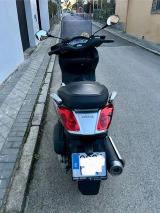 Yamaha XMAX 250cc Color Plata