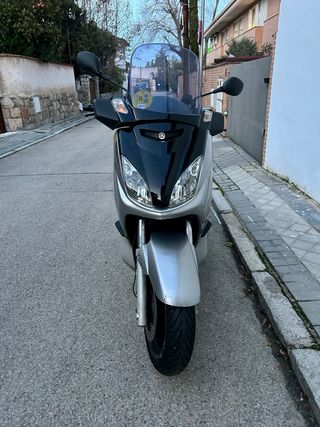 Yamaha XMAX 250cc Color Plata