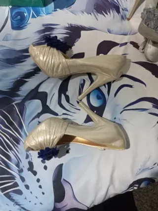 Tacones Festissimo Dorados con Flores Azules