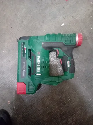 Clavadora Parkside a batería 20v