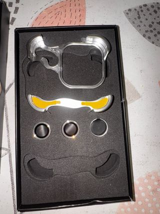 Funda iPhone 15 Pro Minimalista de metal