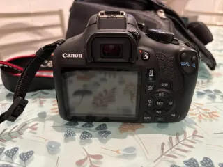 Cámara Canon EOS 1300D Negra + objetivo