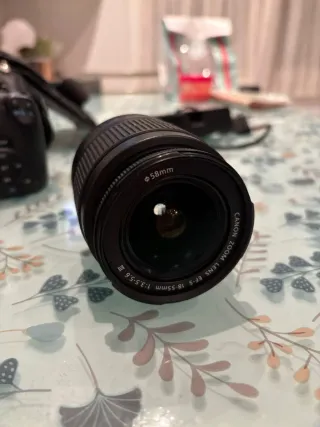 Cámara Canon EOS 1300D Negra + objetivo