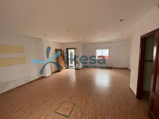 Casa adosada en venta en Umbrete