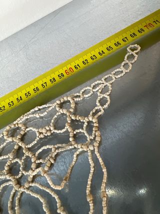 Collana etnica beige e bianca