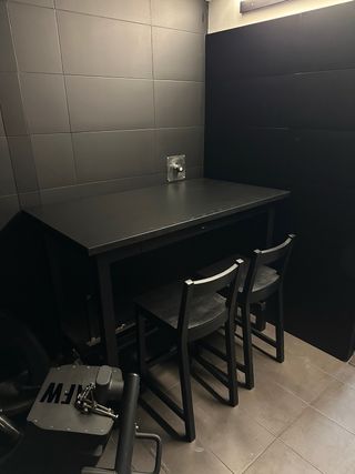 Mesa alta y 4 taburetes HÄGERNÄS