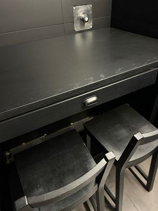 Mesa alta y 4 taburetes HÄGERNÄS