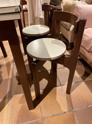 Mesa de cocina y 4 taburetes