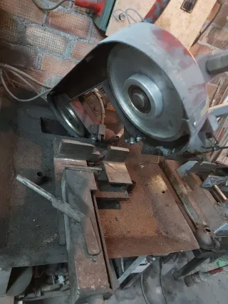 Sierra de cinta para cortar hierro hasta 100 mm