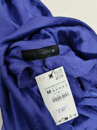 Vestido largo Zara satén detalles dorados Talla M