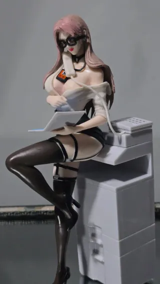 Statuetta Action Figure Segretaria Sexy