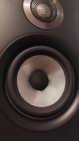 Altavoces Bowers & Wilkins 607 Negros