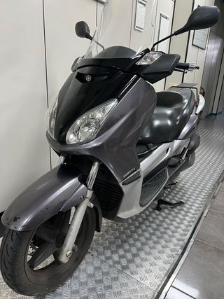 Yamaha X-MAX 250cc Maxiscooter Automática