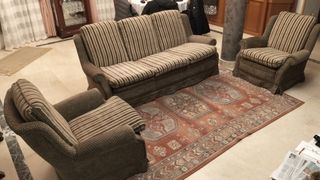 Sofá y 2 sillones de tela como nuevos