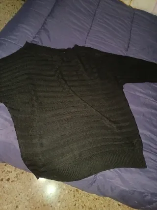 Suéter negro tejido sin estrenar