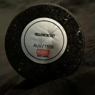 Figura Coleccionista: Chaqueta Amarilla