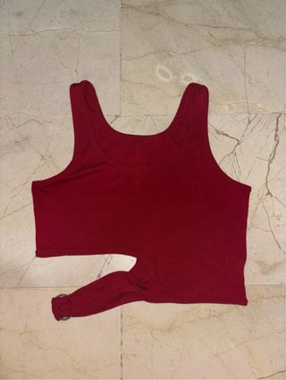 Top burdeos con manga y aro