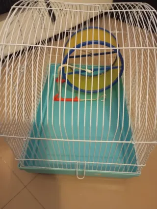 Jaula pequeña para hámster con rueda