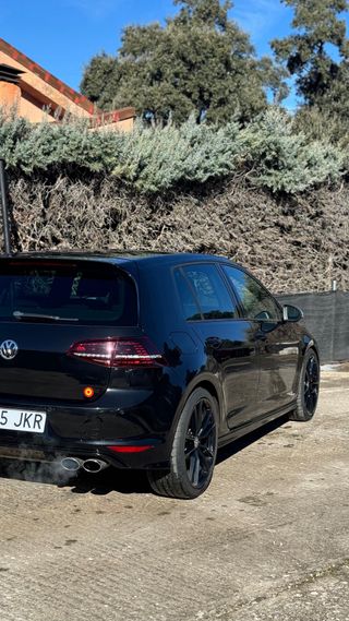 Volkswagen Golf R