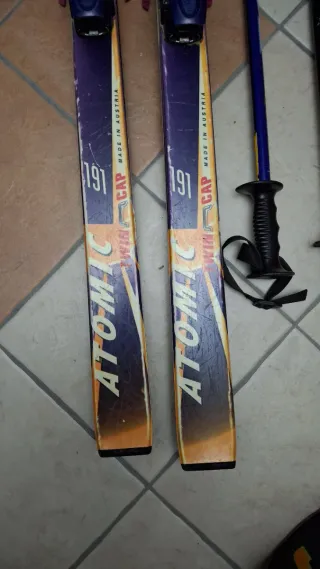 Sci Atomic con bastoncini