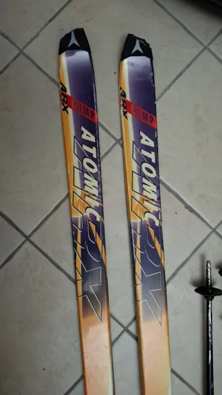 Sci Atomic con bastoncini