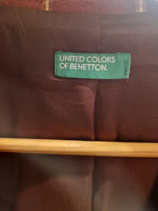 Abrigo United Colors of Benetton Rojo Talla 40 IT
