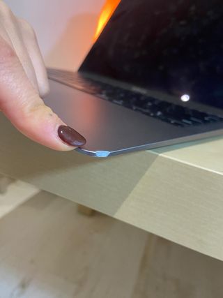 MacBook Air 13'' (2020) - M1 di Apple con CPU a 8 core e GPU a 7 core - 8GB RAM - SSD 256GB - QWERTY - Spagnolo + caricatore e ADATTATORE USB