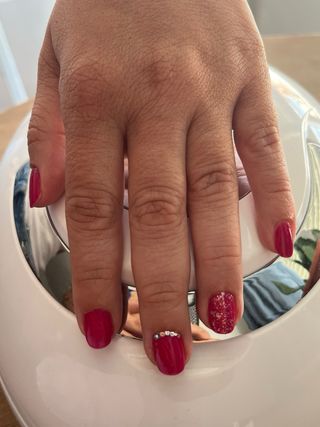 Uñas semipermanentes decoradas